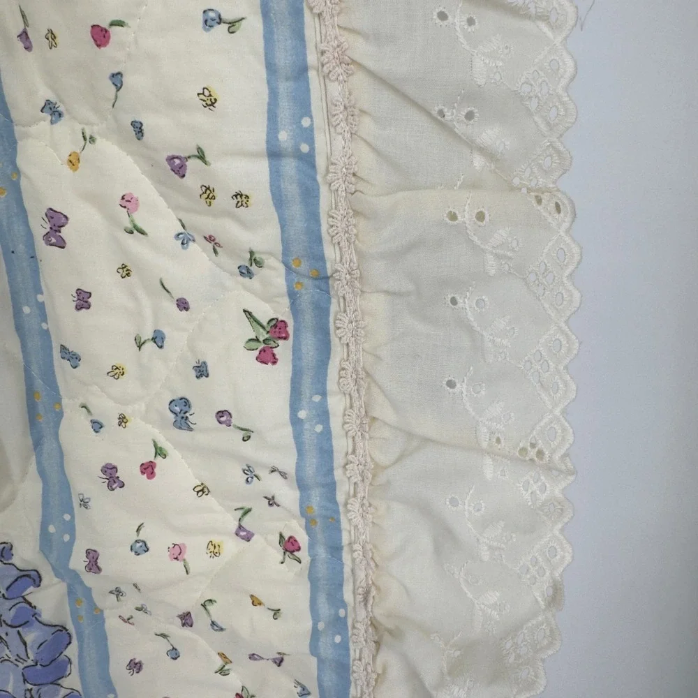 Vtg Classic Disney Winnie The Pooh Ruffled Edge Baby Crib Blanket Nursery Quilt